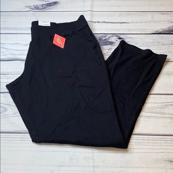 St. John's Bay Pants - NWT ST. JOHN'S BAY ACTIVE FRENCH TERRY PANTS